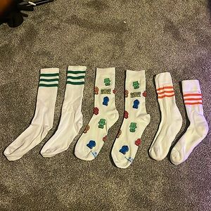 3 pairs of white socks